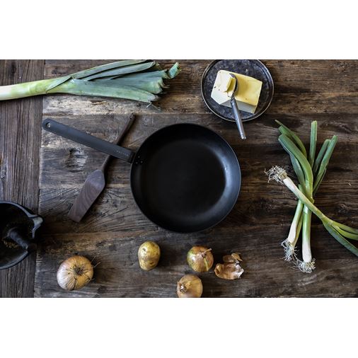 Stekpanna Satake 28 cm kolstål  3mm