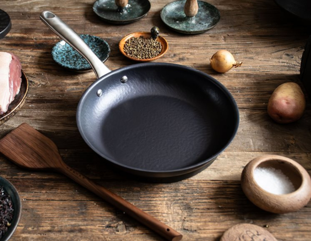 Stekpanna Satake Kolstål 24 cm