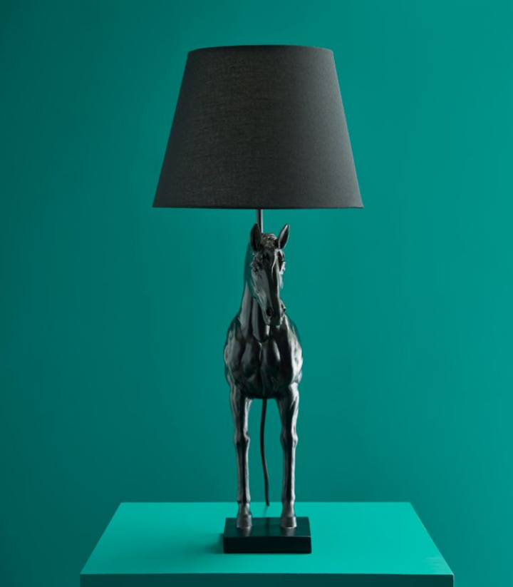 Lampa häst svart 68,5 cm i gruppen Inredning / Belysning / Bordslampor hos Åsby Hem & Trädgård (188600)