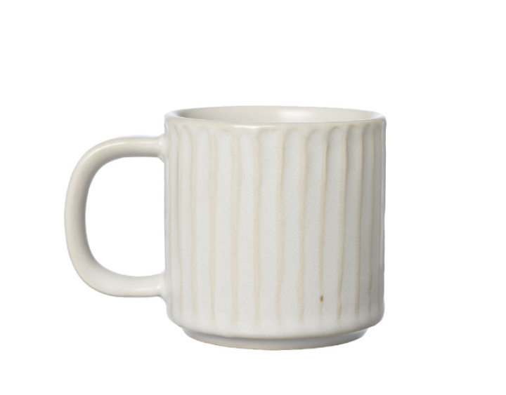 Glöggmugg räfflad Ø6cm H6cm naturvit i gruppen Inredning / Kök / Porslin hos Åsby Hem & Trädgård (188722)