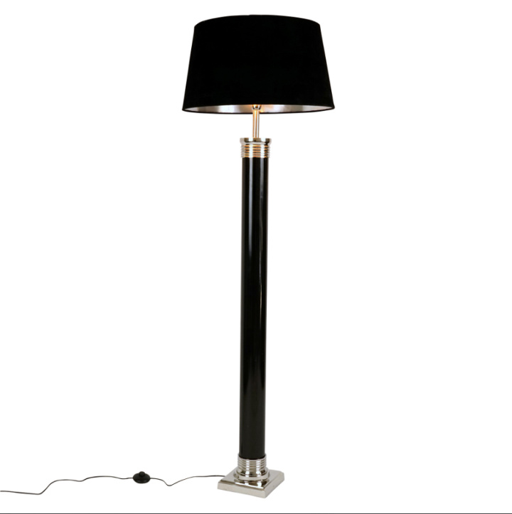 Golvlampa Astora 174 cm i gruppen Inredning / Belysning / Golvlampor hos Åsby Hem & Trädgård (193118)