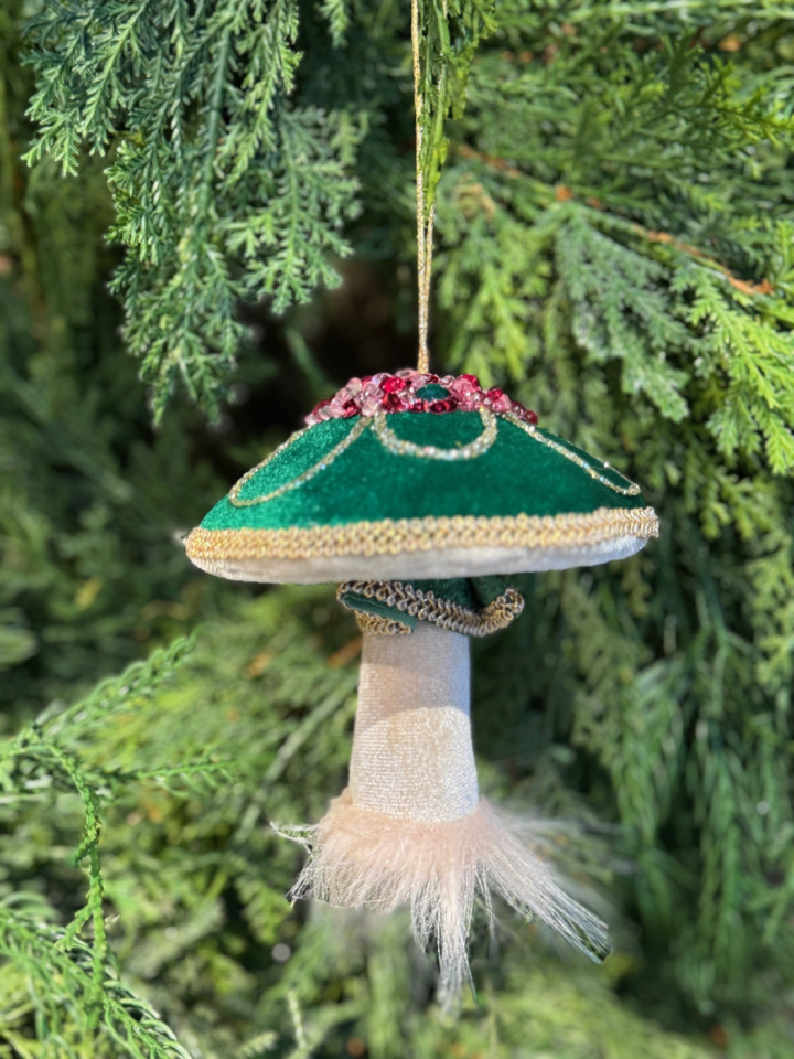 Svamp grön/rosa sammet 12 cm i gruppen Jul hos Åsby Hem & Trädgård (193326)